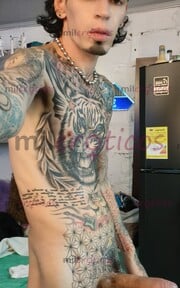 FLACO BLANCO TATUADO ACTIVO SEXUAL CON SITIO - FOTO 1