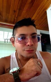 HOLA MUCHO GUSTO ME LLAMO EDUAR DE 39 AÑOS MADURO CON GANAS DE SATISFACER TUS DE - FOTO 3