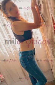 CHICA EN BUSCA DE UNA RICA VERGA QUE SE DEJE MAMAR BIEN RICO - FOTO 1