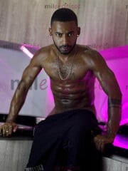 NEGRO BISEXUAL CON VERGA GRUESA, SOMETEDOR DE CULOS - FOTO 5