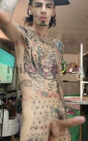 FLACO BLANCO TATUADO MORBOSO ACTIVO VERGON - FOTO 1