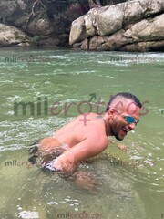 JOVEN MORENO ATLETICO MUY VELLUDO COMPLACIENTE. DISPONIBLE - FOTO 1