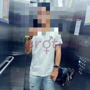 MUJER CALIENTE MORENA HERMOSA EN LA CIUDAD - FOTO 4