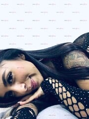 SOY UNA PEQUEÑA ARDIENTE Y PELIGROSA, LISTA PARA CUMPLIR TUS DESEOS. - FOTO 1
