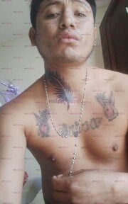 HOLA SOY CHICO.SCORT VERGON 22 CM CON MUCHA LECHE CALIENTE EN MIS HUEVOS HUELE M - FOTO 1