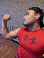 CHICO VARONIL CALIENTE Y COMPLACIENTE CON CULO Y VERGA RICA - FOTO 1