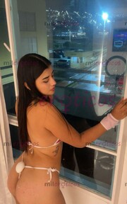 RECIÉN LLEGADA SALOMÉ NIÑA DESCOMPLICADA TE ESPERO PAPI - FOTO 4