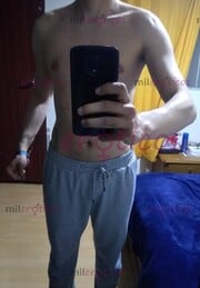 MASAJISTA VERGÓN DISPUESTO A COMPLACER A MUJERES ATREVIDAS - FOTO 3