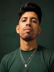 JOVEN MASAJISTA CACHONDO Y DOTADO PARA QUE RELAJES TU C. - FOTO 5