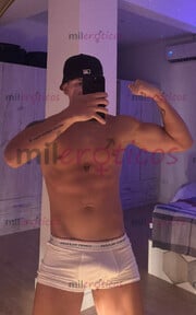 JOVEN DEPORTISTA MASCULINO, POLLA GRUESA Y GRANDE, MORBOSO - FOTO 2