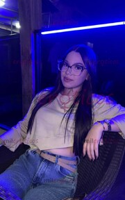 NENA DELGADA ATREVIDA PELINEGRA AMANTE DEL SEXO - FOTO 1
