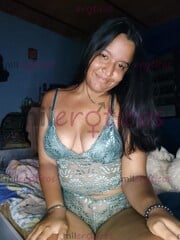 MORENA RICA CON GANAS DE SACARLE LA LECHE A TODOS - FOTO 10