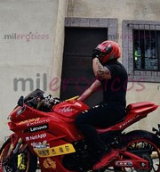 GIGOLÓ PROFESIONAL CON 21 CM DE PLACER PARA TODAS LAS DAMAS Y TRÍOS - FOTO 3