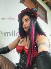 VICTORIA BLACK, ROCKERITA OJOS VERDES, CABELLO NEGRO BUEN LÉXICO DOMINANTE - FOTO 3