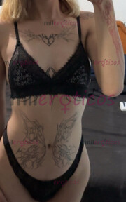 SOFÍA CHICA TRANS, NIÑA BIEN Y COMPLACIENTE - FOTO 1