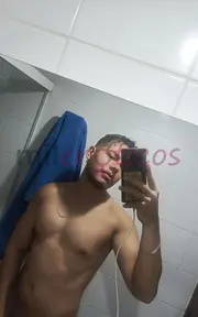HOMBRE COMPLACIENTE A LOS DESEOS DE QUIEN DISPONGA - FOTO 1
