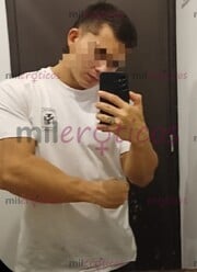 CHICO ATLÉTICO , DOTADO Y DISCRETO CON SOLO MUJERES - FOTO 5