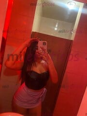 PELI NEGRA CON BUENAS CURVAS Y LINDO ROSTRO - FOTO 1