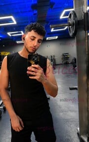 CHICO VERSÁTIL JOVEN, ATENTO Y CON MANOS EXPERTAS EN MASAJES - FOTO 3