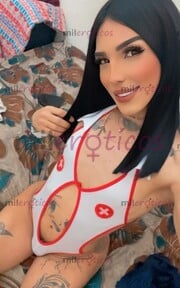 FLACA LINDA DOTADA EXPERTA CON PRINCIPIANTE LECHERA VERGONA COMPLACIENTE - FOTO 9