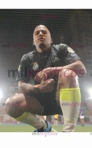 FUBTOLISTA LECHERO VARONIL SERIO DOMINANTE MASCULINO CON SITIO - FOTO 6