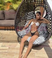 HERMOSA FLACA, CON CURVAS ESPECTACULARES Y MIRADA PENETRANTE - FOTO 1