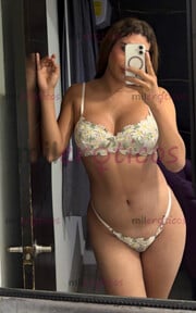 MUÑEQUITA FLAQUITA Y TETONA QUE CUMPLE TUS MÁS SUCIAS FANTASÍAS - FOTO 1