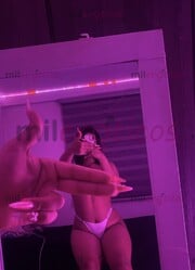 NIÑA TRANS DE ALTO IMPACTO CON CULO APRETADO - FOTO 1