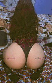 HOLA AMOR SOY KARLA NALGONSITA APRETADITA - FOTO 5