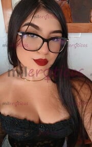 RICA FLAQUITA DE 19 AÑOS DE VAGINA ESTRECHA Y CULO PARADITO - FOTO 4