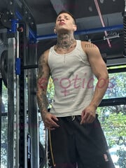 HEY , JOVEN TATUADO ATLÉTICO LISTO PARA COMPLACERLO - FOTO 6