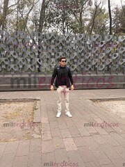 BILINGUAL ESCORT: CABALLERO ATRACTIVO, EDUCADO Y EQUIPADO (21CM) DE VISITA - FOTO 1