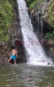 JOVEN BRINDÓ SERVICIOS VARIOS PARA DAMAS - FOTO 2
