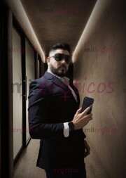 SULTÁN GIGOLO HETERO 1.90CM DE ALTURA, 110KG DE EMPUJE Y 20CM DE PLACER. - FOTO 3