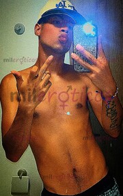 SOY UN JOVEN MUY COMPLACIENTE DISPUESTO A CUMPLIR TODOS TUS FETICHES SOY MUY HOT - FOTO 1
