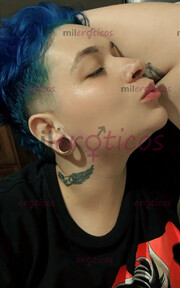 UNA BUENA COMPAÑÍA UN PAR DE CERVEZAS CHICA GORDITA TOMBOY - FOTO 4