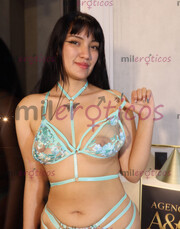 VALENTINA ROUSSE LLEGA A LA CIUDAD A DOMICILIO A COMPLACERTE - FOTO 10