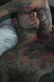 MASCULINO TATUADO COMPLACIENTE VERGON ATLETICO - FOTO 6