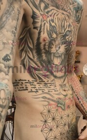 FLACO BLANCO TATUADO VERGON SERIO RESERVADO SEXUAL - FOTO 4