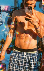 SOY UN JOVEN MUY COMPLACIENTE DISPUESTO A CUMPLIR TODOS TUS FETICHES SOY MUY HOT - FOTO 9