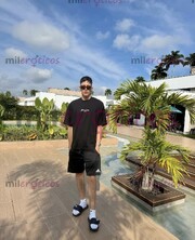 DISCRETO, MASCULINO, ATENTO Y SIEMPRE RESERVADO - FOTO 1