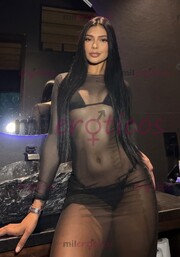 ALTA, MORENA Y REFINADA: LA ESENCIA DE LA ELEGANCIA COLOMBIANA - FOTO 2