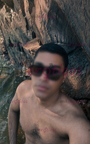 ATRACTIVO, MORENO, JOVEN CON BUEN APTITUD - FOTO 1