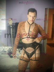 CHICO EN LENCERIA DE LUJO PARA CUMPLIR TU FANTASÍA.. - FOTO 7