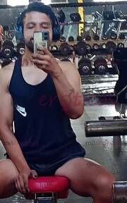 HOMBRE JOVEN 30 AÑOS, CABALLEROSO, AMABLE, SERVICIAL Y DISCRETO. - FOTO 1