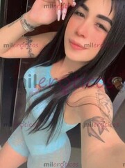 UNA CHICHA BAJITA DE CABELLO NEGRO Y OJOS CLAROS FLACA CON UNOS TATUAJES LINDOS - FOTO 3