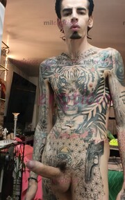 FLACO ACTIVO BLANCO TATUADO MORBOSO CON SITIO - FOTO 10