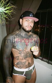 HOMBRE DOMINANTE, TATUADO, VARONIL Y DISCRETO - FOTO 1