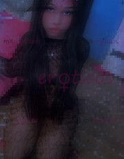 MUY FEMENINA CABELLO NATURAL JOVENCITA COMPLACIENTE - FOTO 3