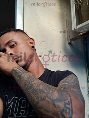 MORENO TATUADO DOTADO ABRE VAGINAS SUPER LECHERO - FOTO 5